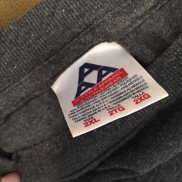 Basic T-shirt - Picture 3 of 3